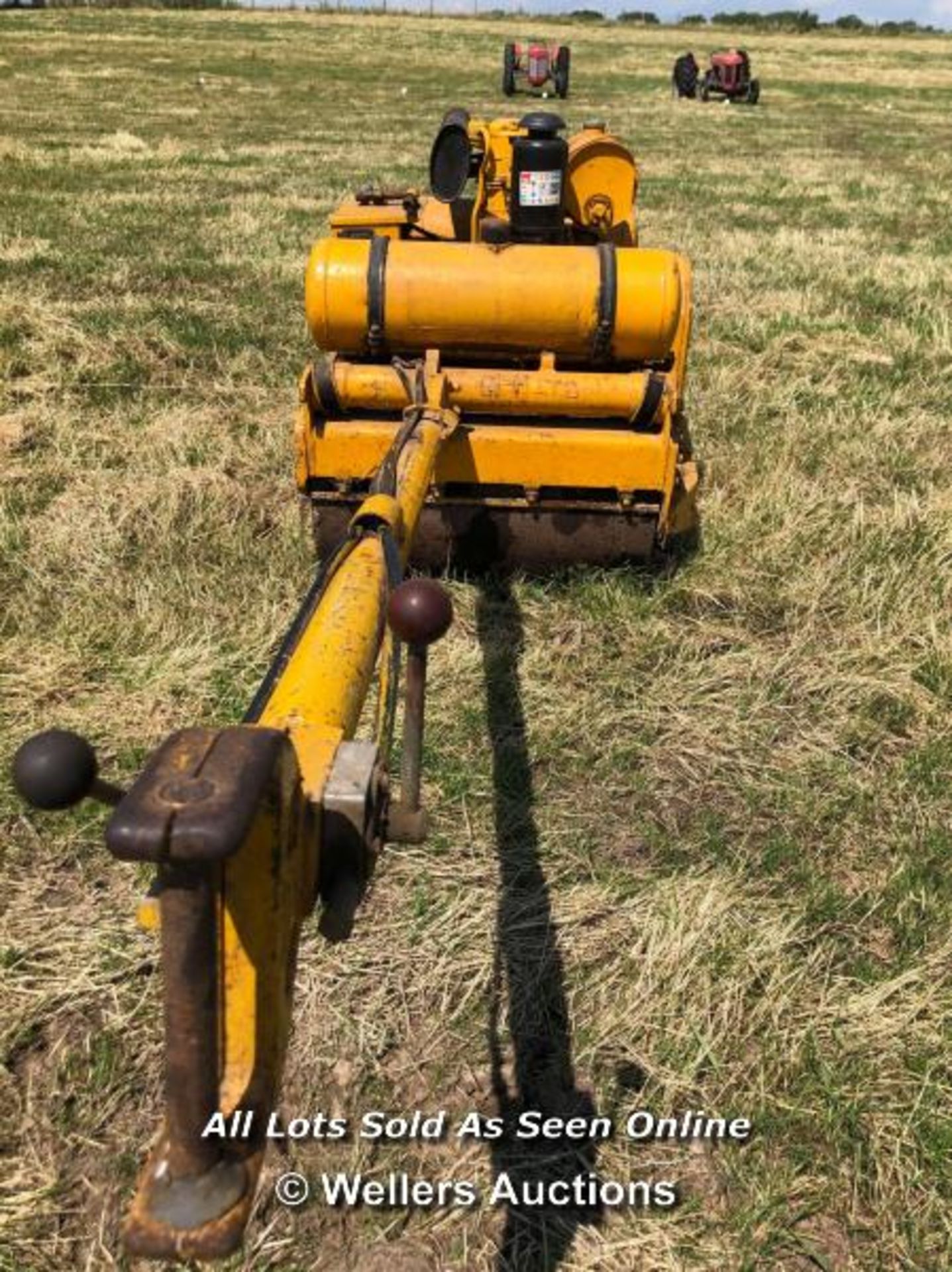 BOMAG 90S TWIN DRUM VIBRATING ROLLER - Image 2 of 5