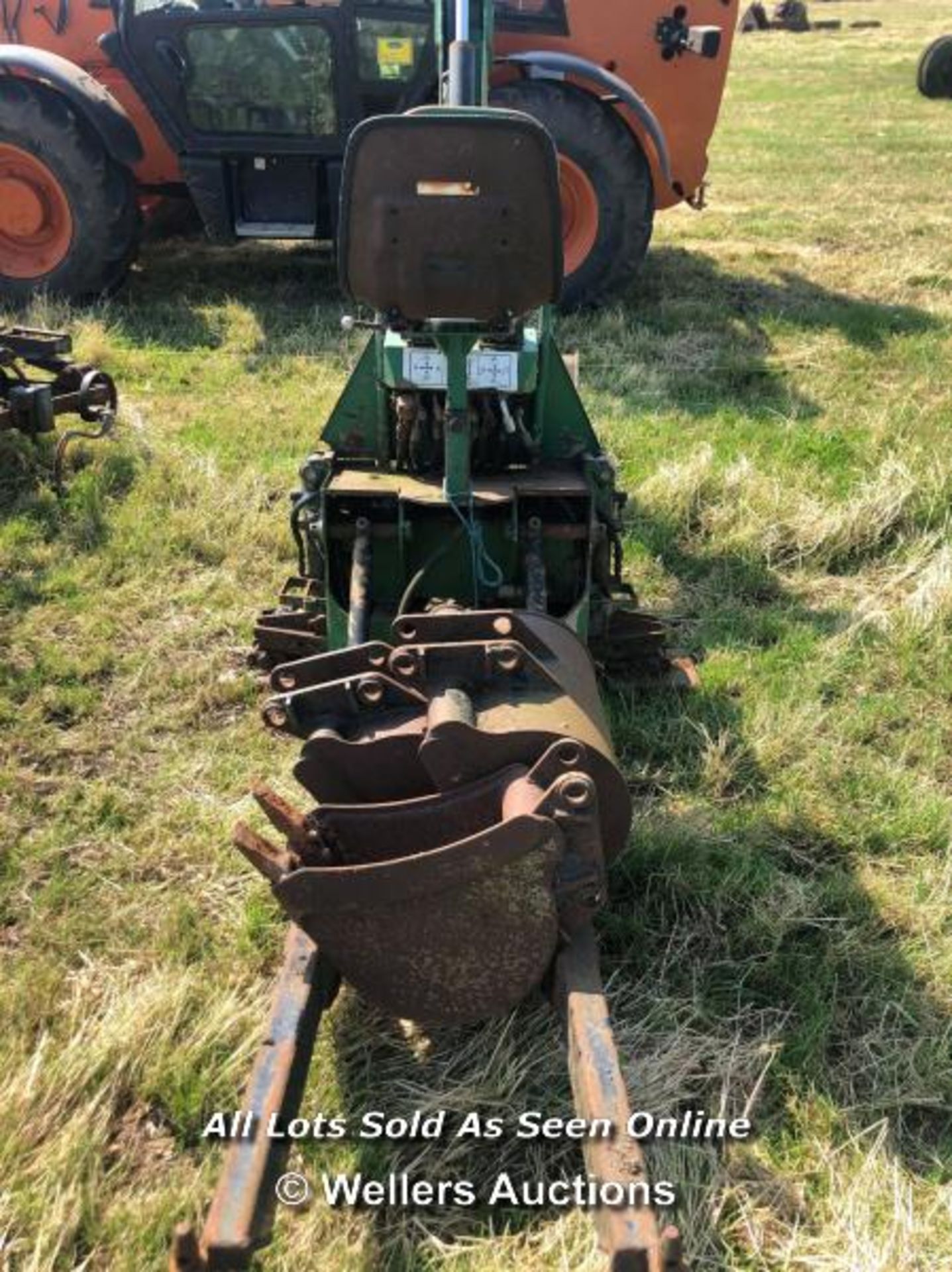 LEWES BACK ACTOR FOR COMPACT TRACTOR WITH 4 BUCKETS - Image 3 of 3