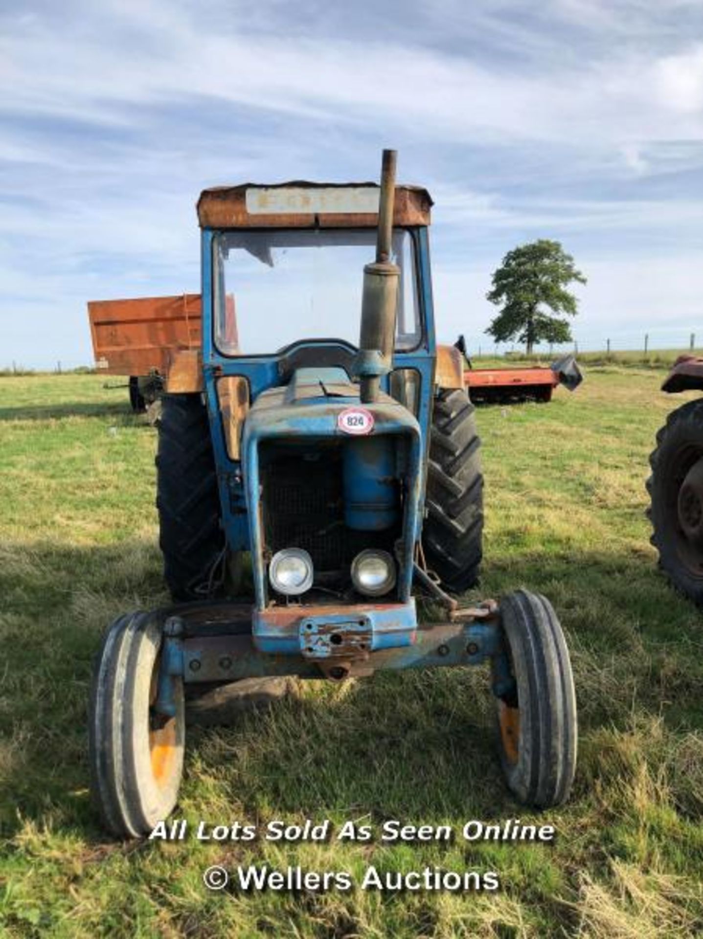 FORDSON 4000 WITH CAB (OPM 466M) - Image 2 of 5