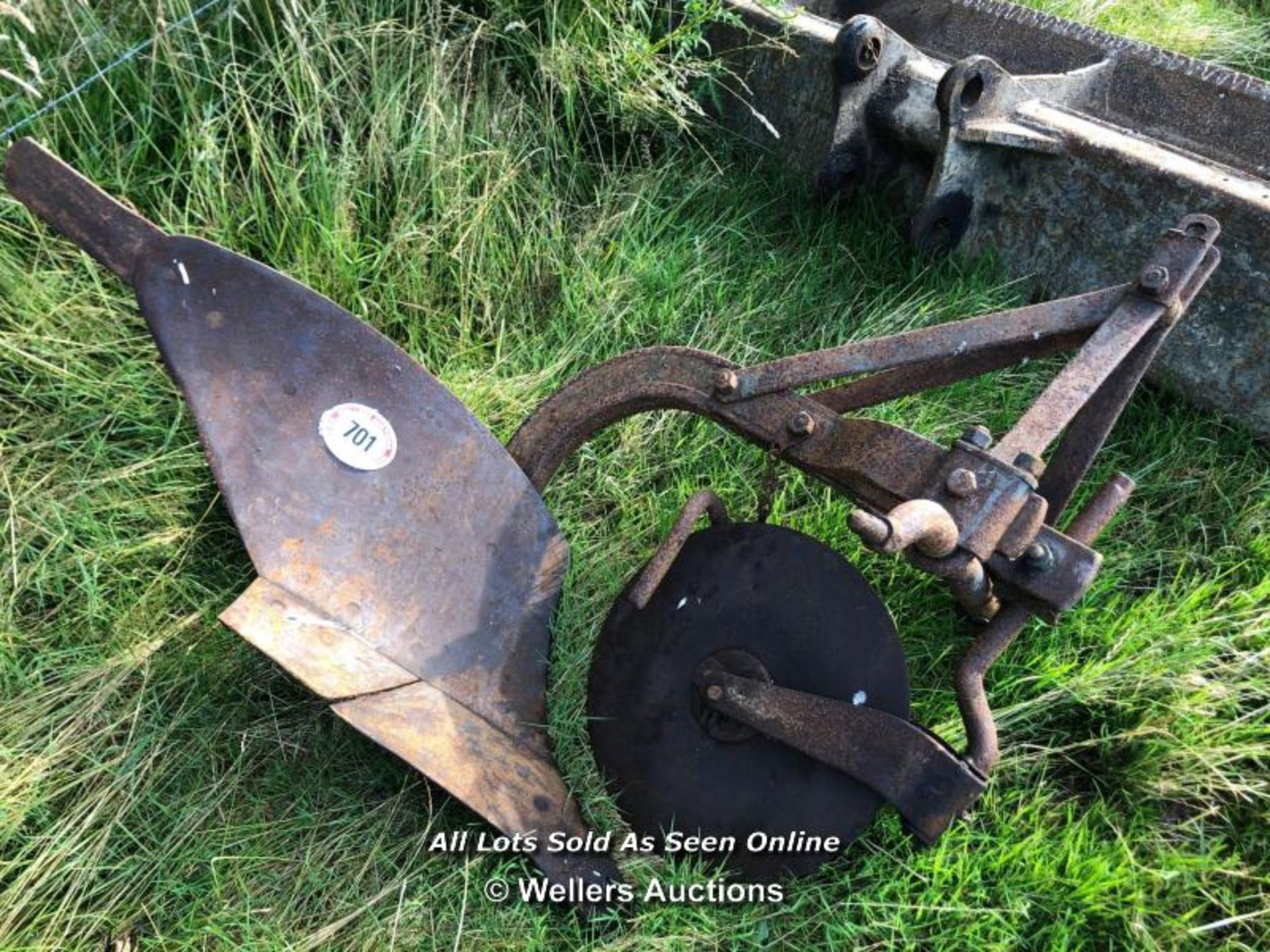 VINTAGE FERGUSON SINGLE FURROW DEEP DIGGER PLOUGH