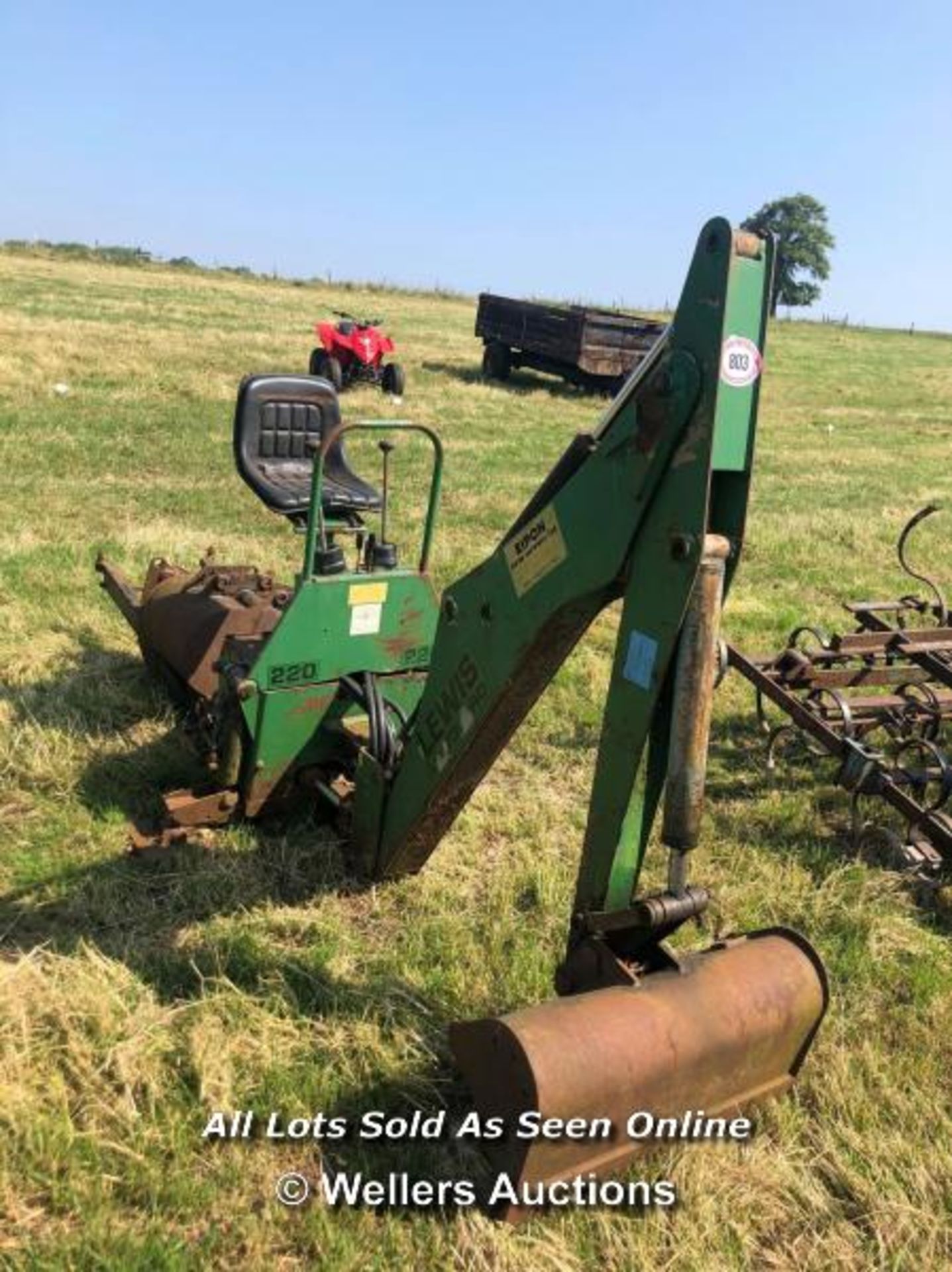 LEWES BACK ACTOR FOR COMPACT TRACTOR WITH 4 BUCKETS