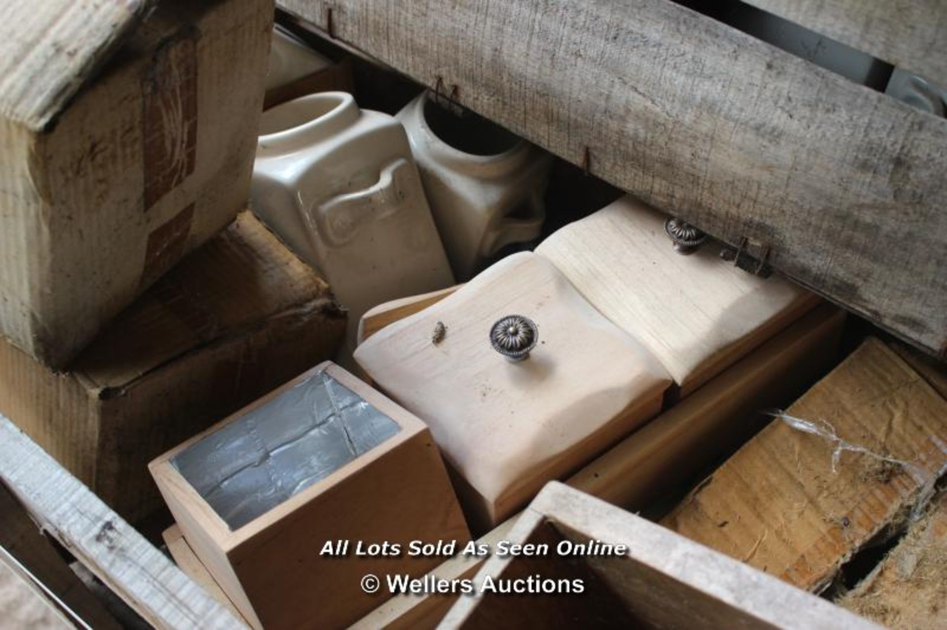 *CRATE CONTAINING VARIOUS COFFEE, TEA AND SUGAR CANISTERS, SOME ARE WOODEN AND SOME ARE PORCELAIN - Image 3 of 3
