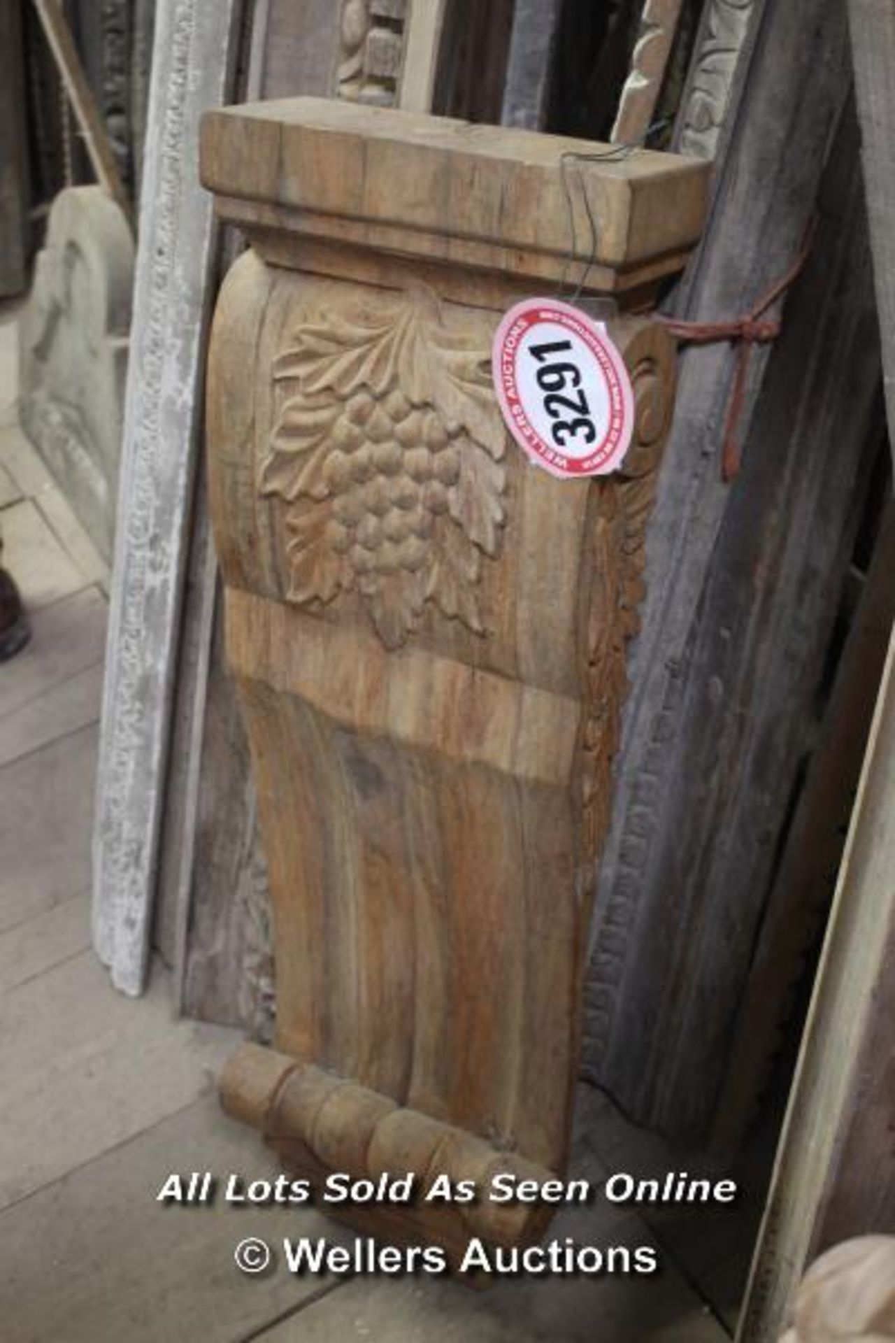 *SINGLE LARGE CARVED WOODEN CORBEL, 88CM HIGH