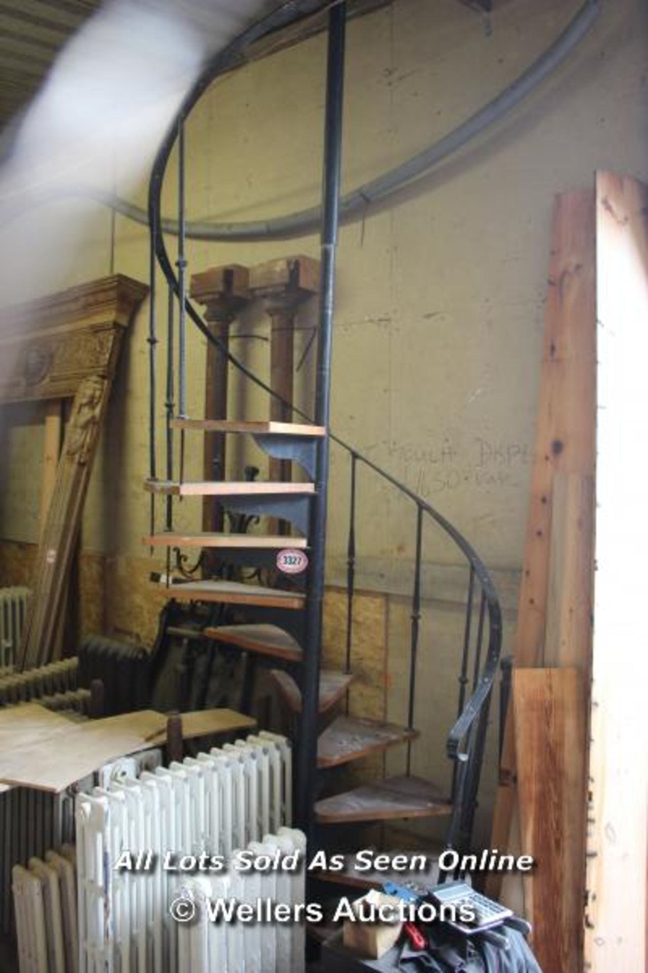 *METAL SPIRAL STAIRCASE WITH ELEVEN TREADS, COMPLETE WITH HANDRAIL