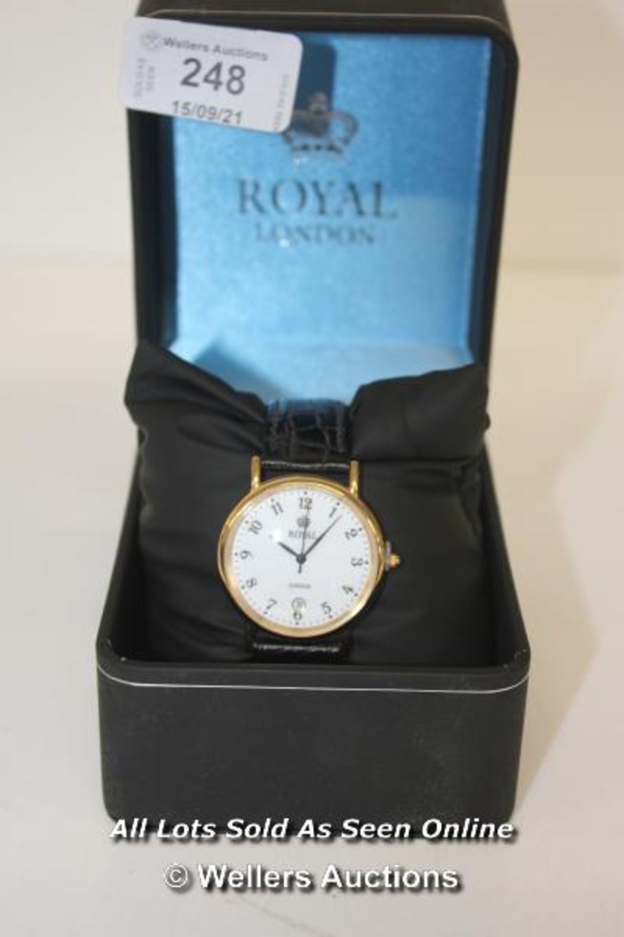 GENTS,ROYAL LONDON,QUARTZ WATCH,WHITE BATTON DIAL WITH DATE ON BROWN CROC STYLE STRAP,WR50 METERSH36