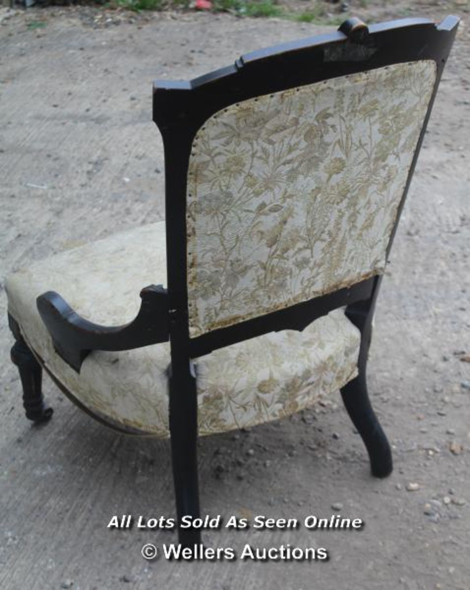 VICTORIAN CARVED NURSING CHAIR WITH TURNED FRONT LEGS AND CASTERS, 56CM WIDE, 56CM DEEP, SEAT 32CM - Image 2 of 7