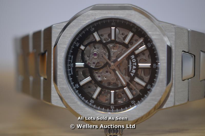 *GENTS ROTARY REGENT OAK, 40MM BRUSHED AND POLISHED MULTI FACETTED CASE AND BRACELET, SKELETON BLACK - Image 3 of 5