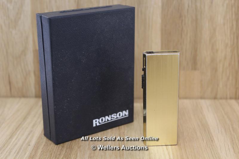 THREE ASSORTED LIGHTERS INCLUDING RONSON VARAFLAME ELECTRONIC 30, RONSON FLINT LIGHTER AND ZIPPO - Image 2 of 8