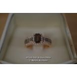 LADIES 14K ROSE GOLD RING, SMOKEY QUARTZ CENTRE STONE IN 4 CLAW SETTING ADORNED WITH MATCHING 4