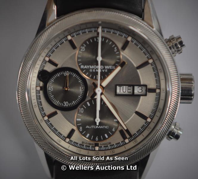 *GENTS RAYMOND WEIL FREELANCER, AUTOMATIC DAY DATE CHRONOGRAPH WITH SILVER DIAL IN GOLD ACCENTS, - Image 3 of 5