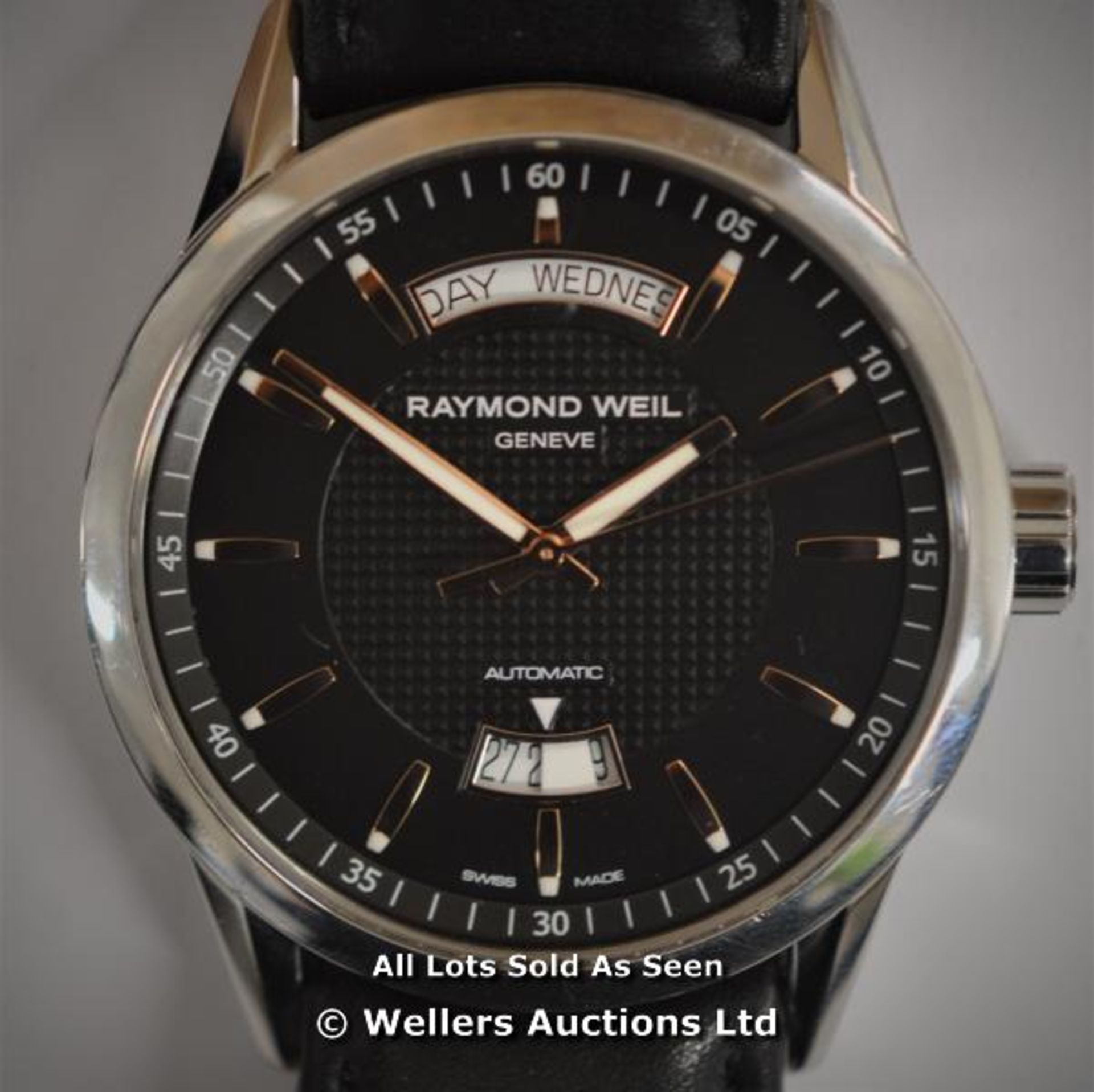 *GENTS RAYMOND WEIL FREELANCER, AUTOMATIC MOVEMENT, BLACK HOBNAIL DIAL WITH ROSE COLOURED HOUR - Image 3 of 5