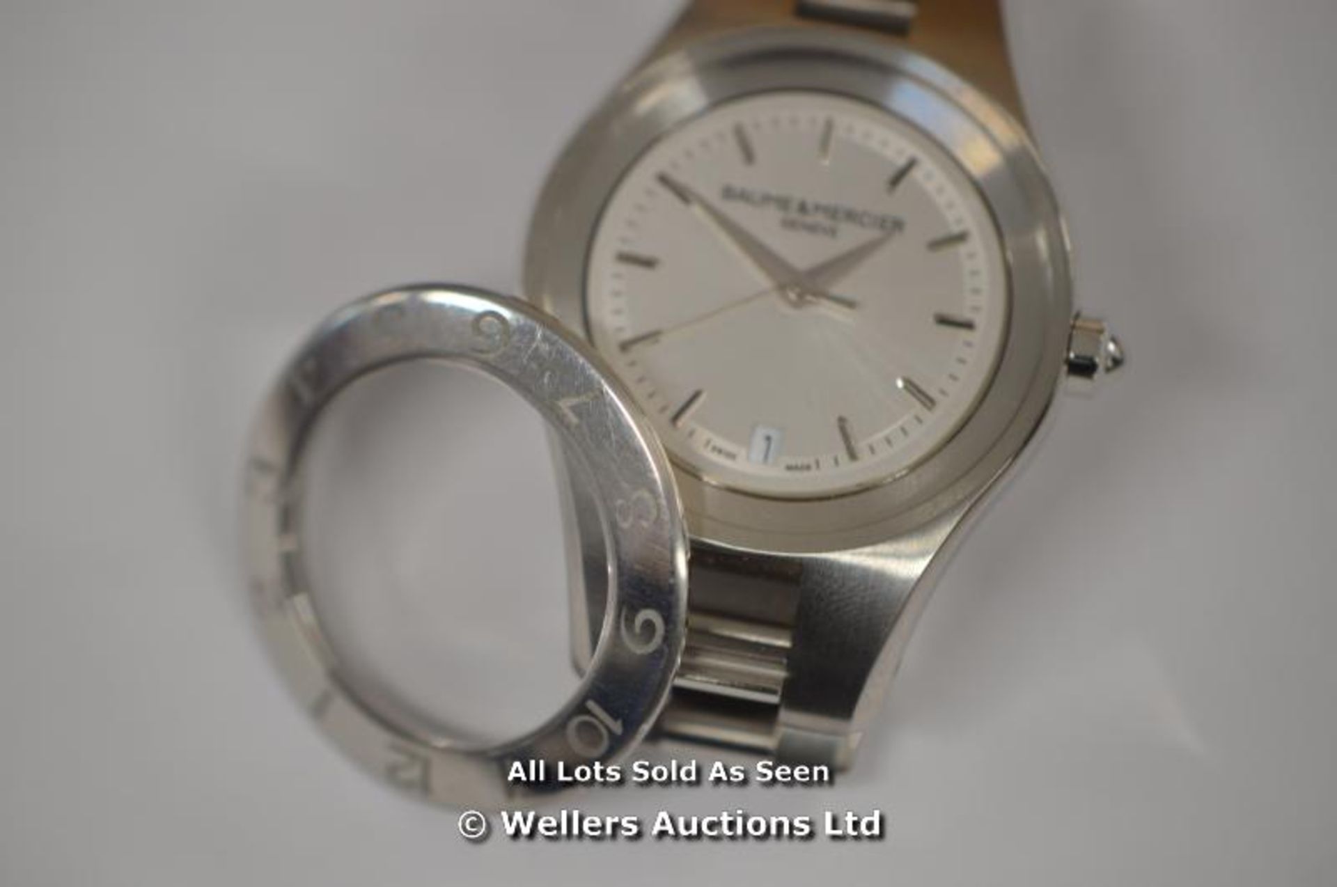 *LADIES BAUME MERCIER LINEA, 27MM STAINLEES STEEL POLISHED AND BRUSHED CASE AND BRACELET, SILVER - Image 4 of 6