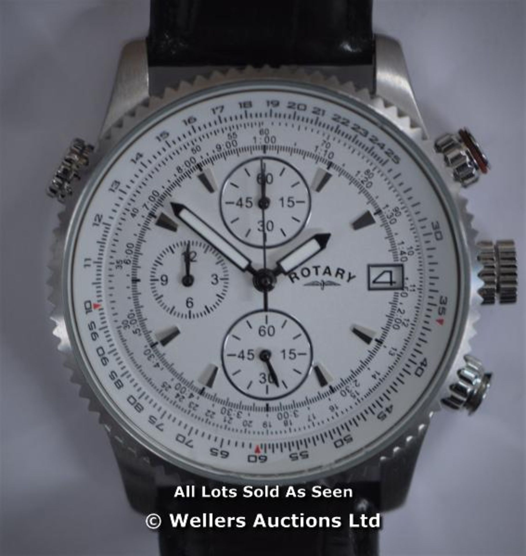 *GENTS ROTARY STEEL CHRONOGRAPH ,SILVER BATTON DIAL WITH DATE,QUARTZ MOVEMENT, BLACK LEATHER PIN - Image 3 of 5