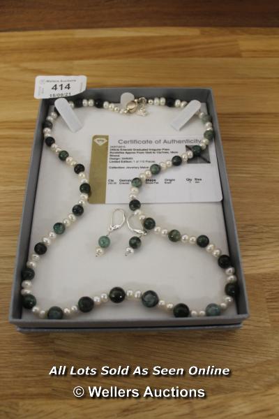 GRADUATED EMERALD NECKLACE AND EARINGS SET IN SILVER (BRAZIL EMERALDS) 245 CTS TOTAL WEIGHT, LIMITED