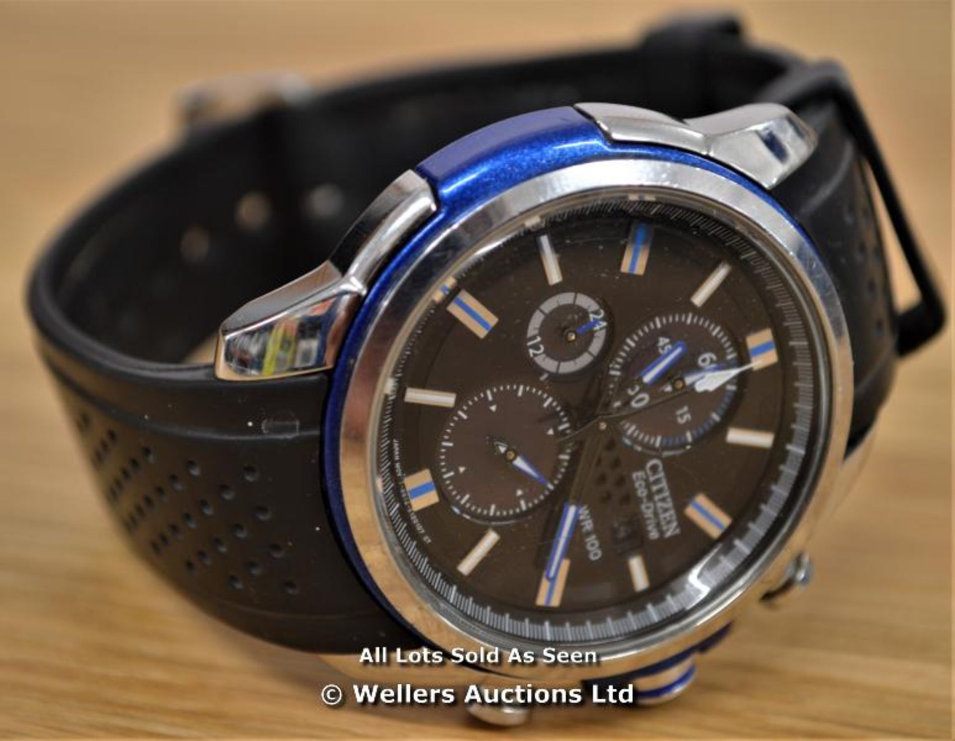 *GENTS CITIZEN ECO-DRIVE CHRONOGRAPH, QUARTZ MOVEMENT, BLACK BATTON DIAL WITH DATE IN STAINLESS