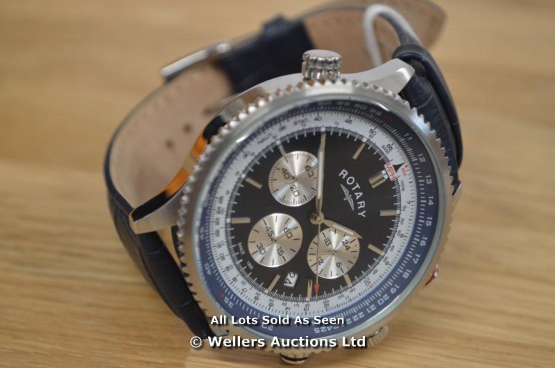 *GENTS ROTARY STEEL CHRONOGRAPH,BLUE BATTON DIAL WITH DATE, QUARTZ MOVEMENT,WR 70 METERS, 44MM