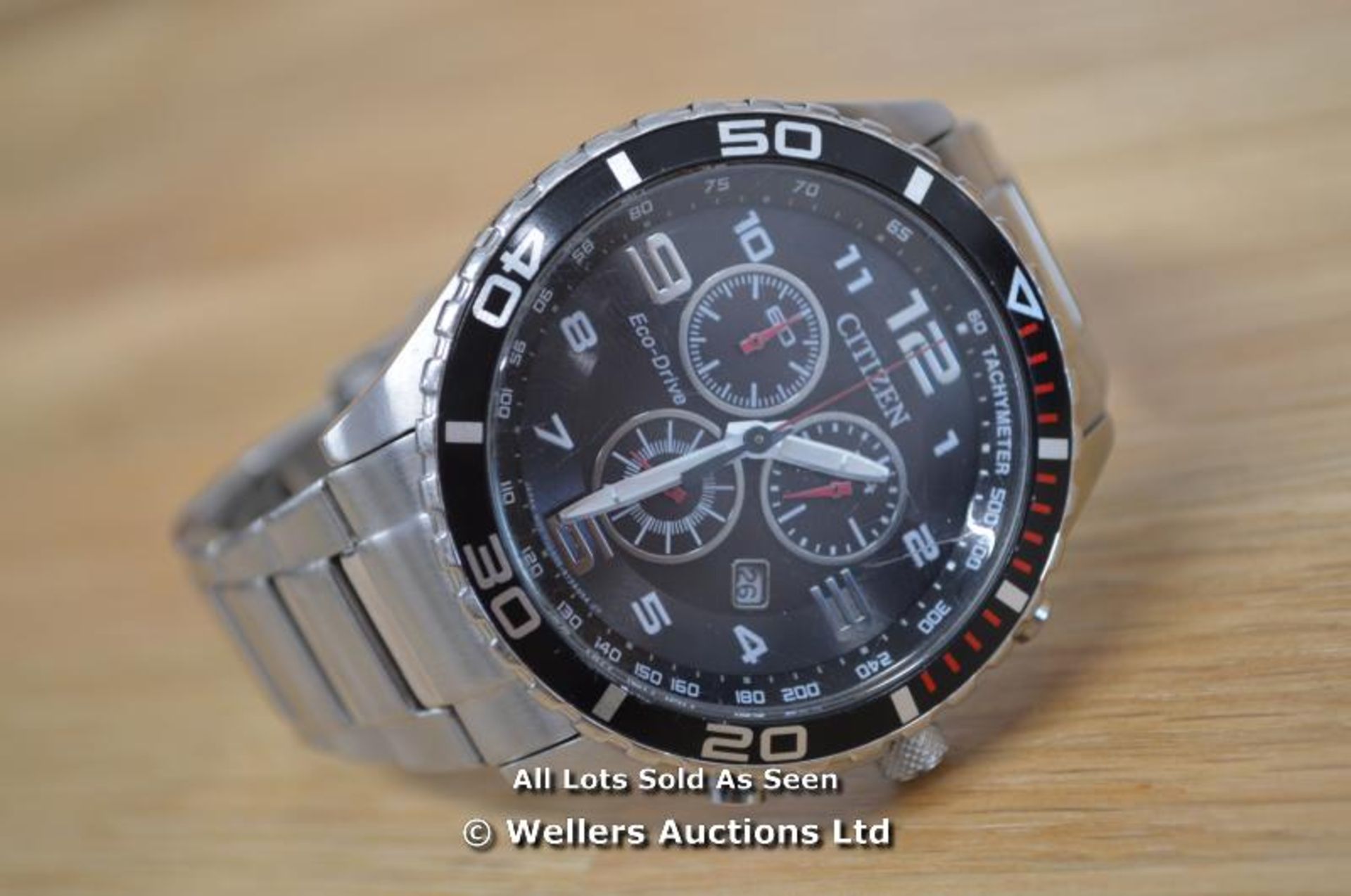 *GENTS CITIZEN ECO-DRIVE CHRONOGRAPH,QUARTZ MOVEMENT, BLACK ARABIC DIAL WITH DATE, BRUSHED AND