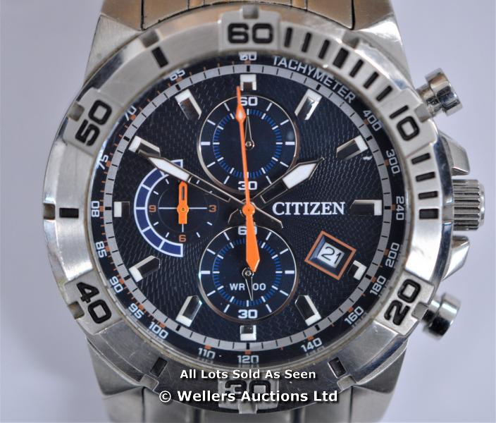 *GENTS CITIZEN CHRONORAPH, QUARTZ MOVEMENT, BLUE TEXTURED BATTON DIAL WITH ORANGE ACCENTS AND DATE - Image 3 of 5