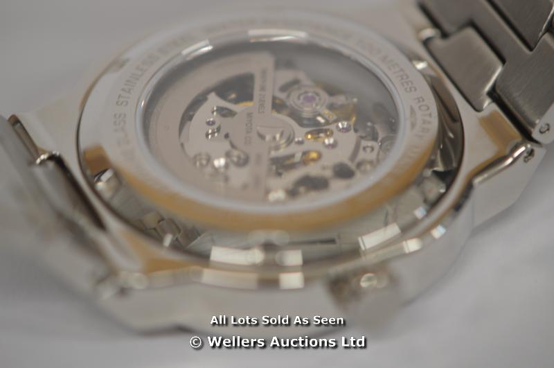 *GENTS ROTARY REGENT OAK, 40MM BRUSHED AND POLISHED MULTI FACETTED CASE AND BRACELET, SKELETON BLACK - Image 4 of 5