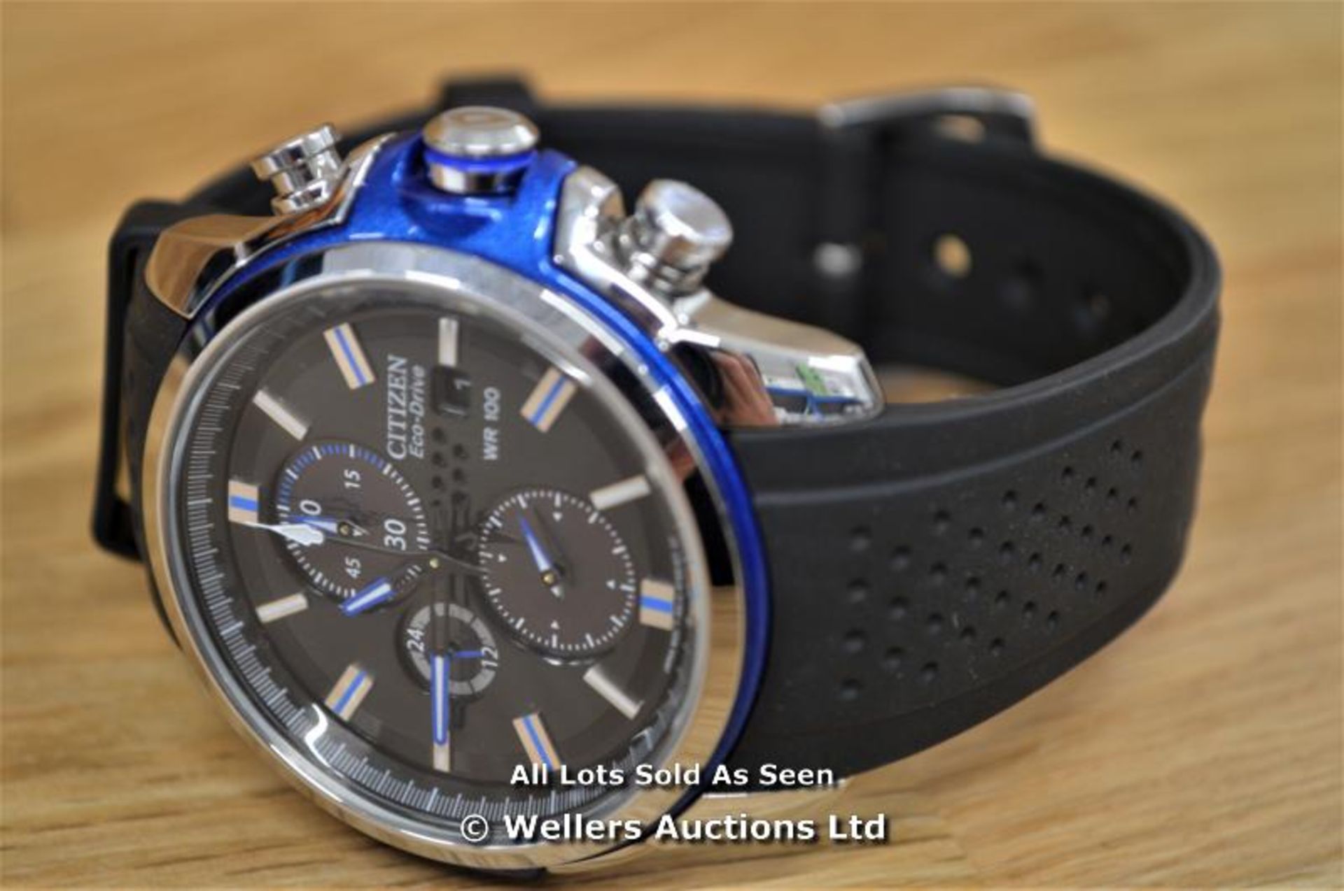 *GENTS CITIZEN ECO-DRIVE CHRONOGRAPH, QUARTZ MOVEMENT, BLACK BATTON DIAL WITH DATE IN STAINLESS