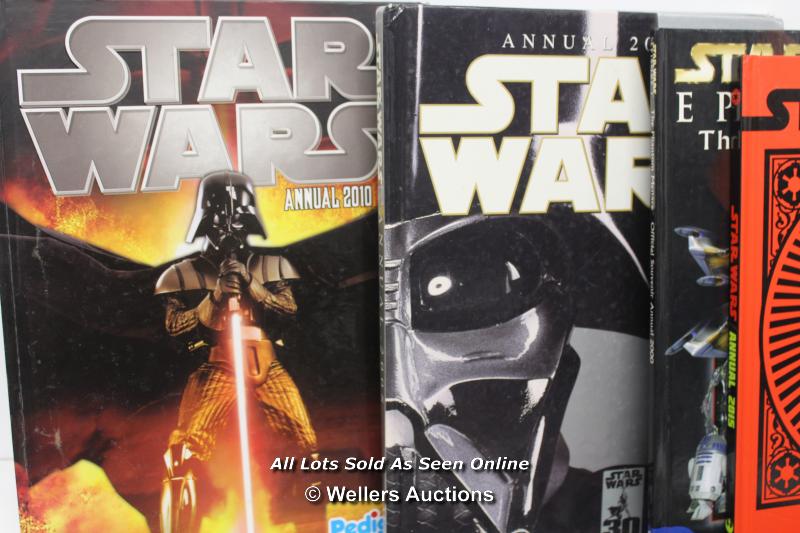 7X ASSORTED STAR WARS ANNUALS AND BOOKS INCLUDING STAR WARS YEAR BY YEAR AND THE PHANTOM MENACE - Image 4 of 4