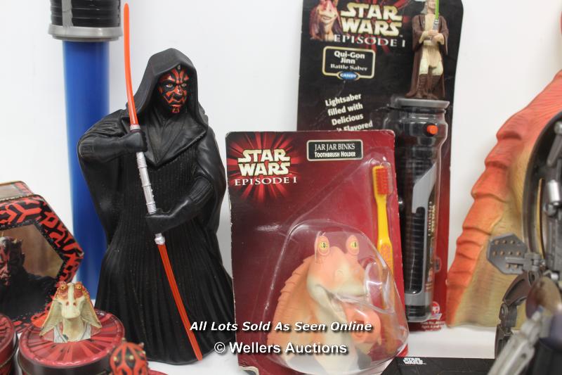 STAR WARS - EPISODE 1 ASSORTED MERCHANDISE INCLUDING JAR JAR BINKS MASK AND TOOTHBRUSH, DARTH MAUL - Image 3 of 4