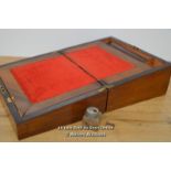 *MAHOGANY WRITING SLOPE BOX WITH ORNATE INK WELL / IN NEED OF RESTORATION [LQD215]