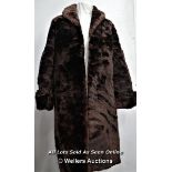 *WOMENS THE WEALD FURRIERS BROWN FUR VINTAGE THICK HEAVY WARM [LQD215]