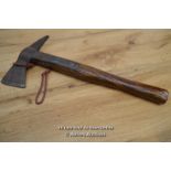 VINTAGE FIREMANS AXE, 39CM LONG