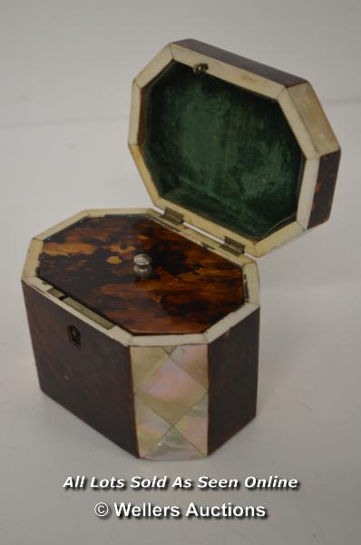 *VERY PRETTY ORIGINAL ANTIQUE FAUX TORTOISESHELL AND MOTHER OF PEARL TEA CADDY / 9.5CM HIGH, WITHOUT - Image 2 of 4