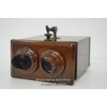 *MAHOGANY STEREOSCOPIC VIEWER / DAMAGE TO THE EYEPIECE [LQD215]