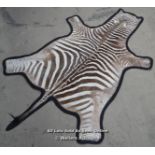 *BURCHELLS ZEBRA SKIN FELT BACKED IN EXCELLENT CONDITION / APPROX 175 X 257CM [LQD215]