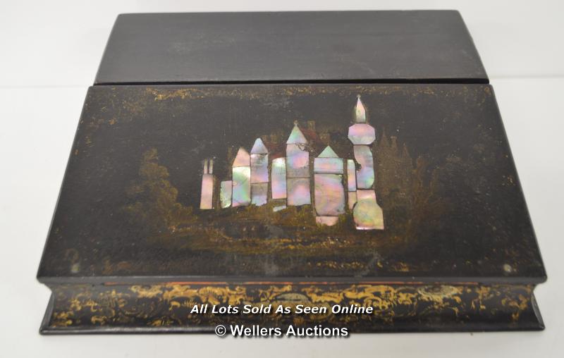 *VICTORIAN WRITING SLOPE IN PAPIER MACHE AND MOTHER OF PEARL / 34 X 29 X 10CM [LQD214]