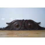 *VICTORIAN CARVED MAHOGANY PEDIMENT / 95 X 22CM [LQD215]