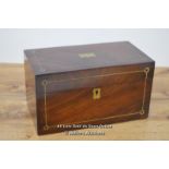 *REGENCY GEORGE IV MAHOGANY & BRASS INLAID TEA CADDY WITH INTERIOR COMPARTMENTS / 25 X 14 X 14CM [