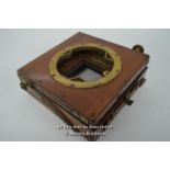 *MAHOGANY AND BRASS HALF PLATE CAMERA FOR RESTORATION [LQD215]