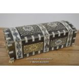 *ANGLO INDIAN HORN FRET WORK VIZAGAPATAM DOME TOP CASKET BOX / 26 X 9 X 10.1 CM, WITH KEY [LQD215]