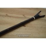 *BUFFALO HORN WALKING STICK WITH A HAZEL SHAFT [LQD215]