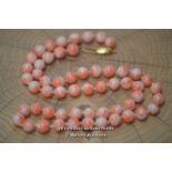 *NATURAL ANGEL CORAL 8MM BEAD & 9CT GOLD CLASP HAND-KNOTTED NECKLACE [LQD215]