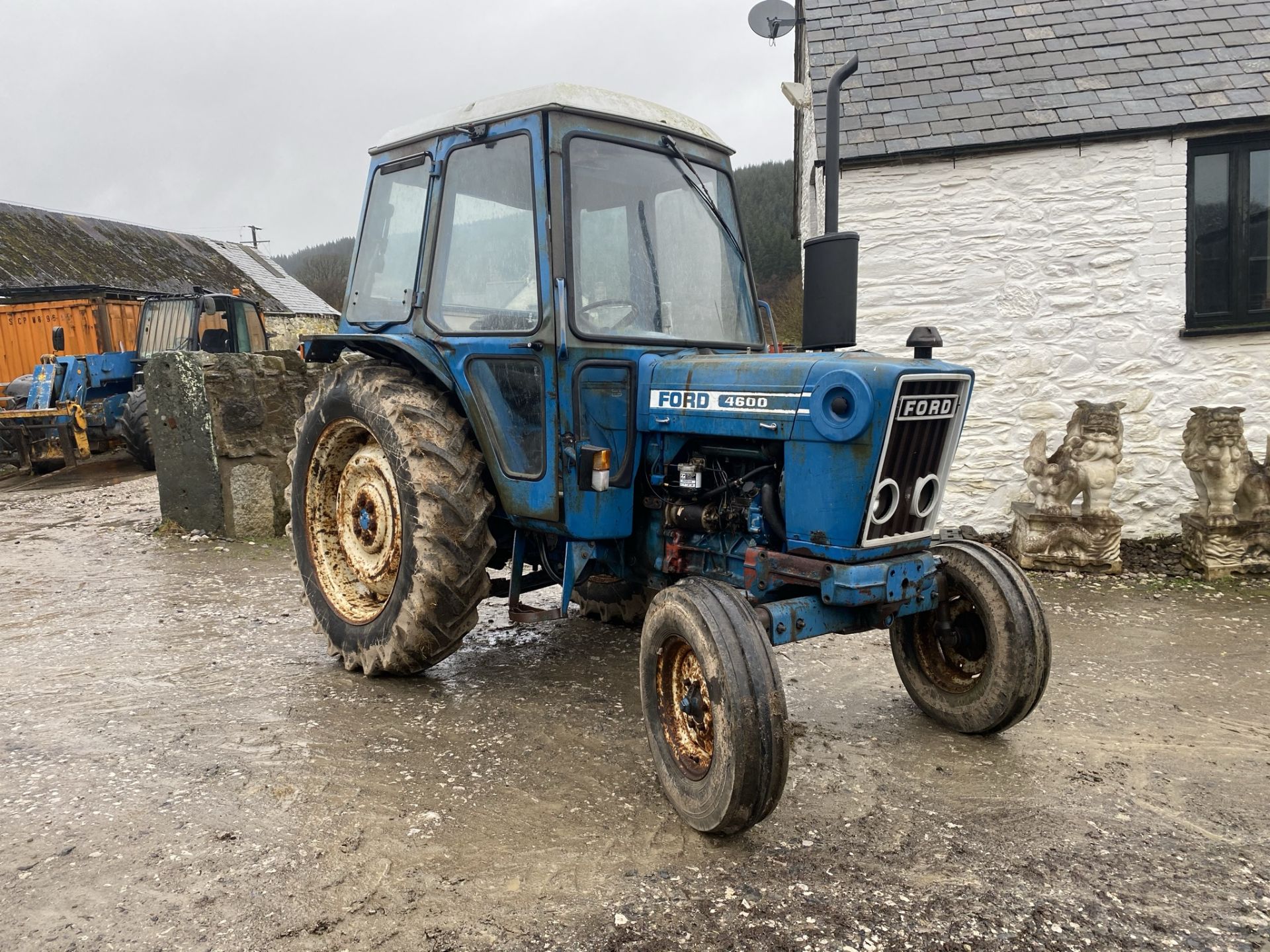 FORD 4600 TRACTOR - Image 7 of 13