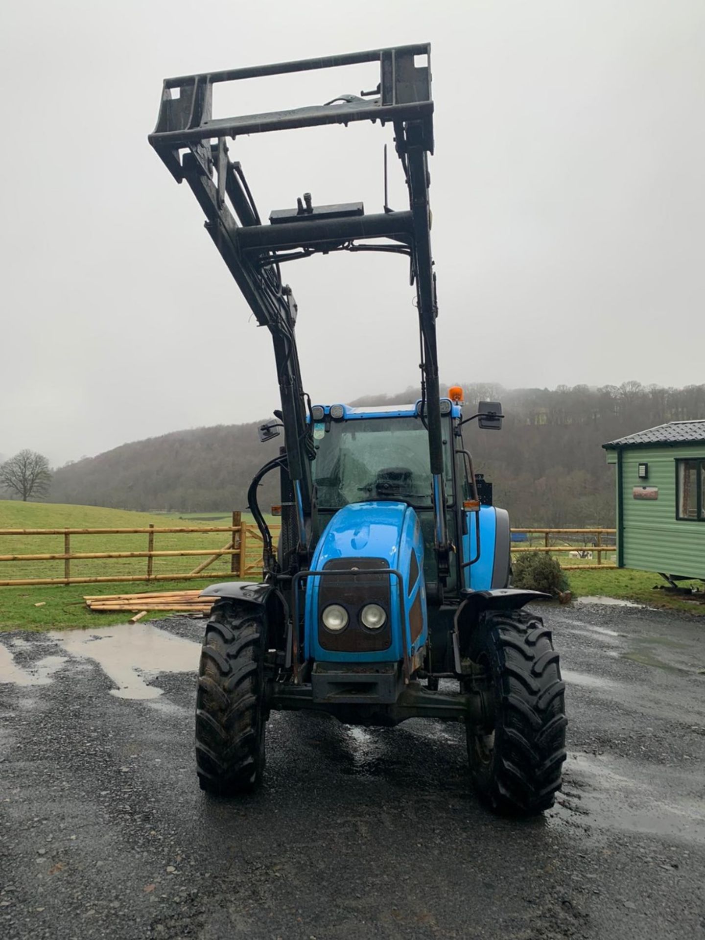 2000 LANDINI GHIBLI TRACTOR WITH LOADER . 5400 HOURS - Image 6 of 10