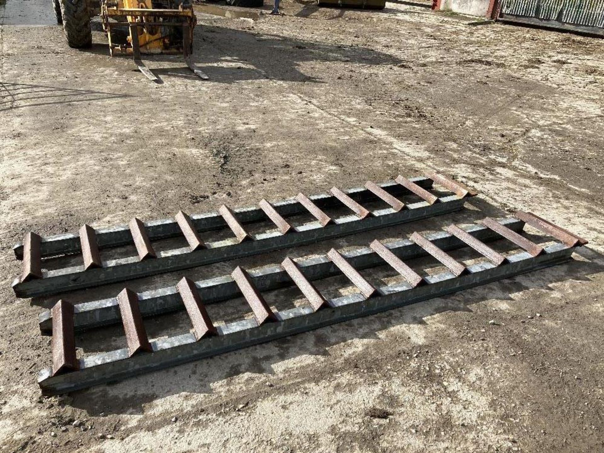 HEAVY DUTY LOADING RAMPS 10'LONG X 18 " - Image 2 of 2