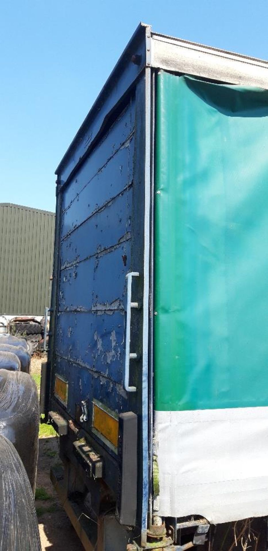 SINGLE AXLE CURTAIN SIDED TRAILER - Image 4 of 5