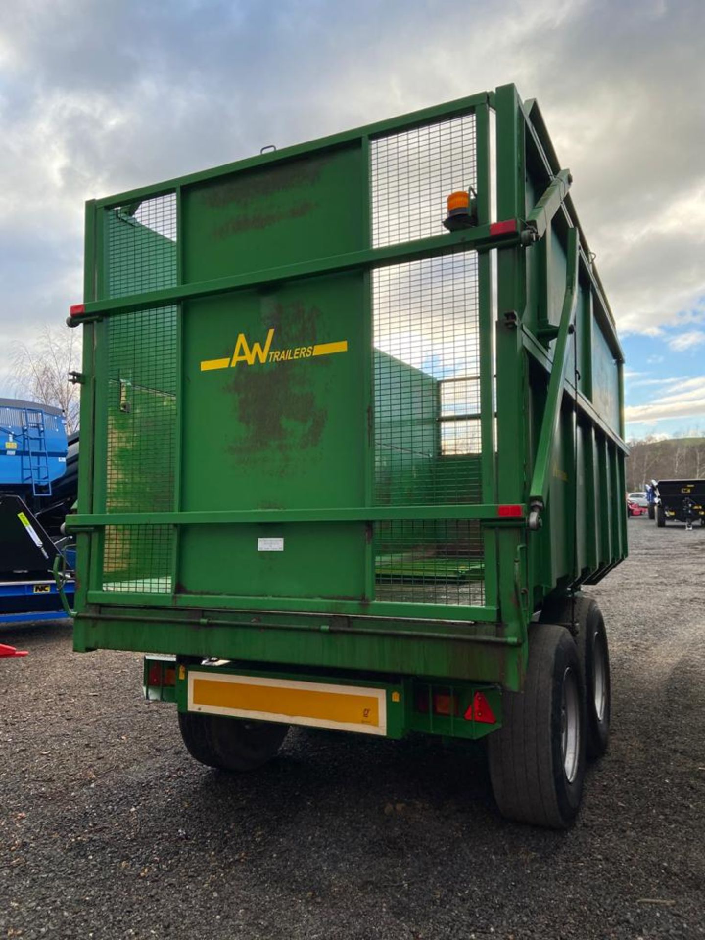 12 TON AW GRAIN/SILAGE TRAILER - Image 2 of 8