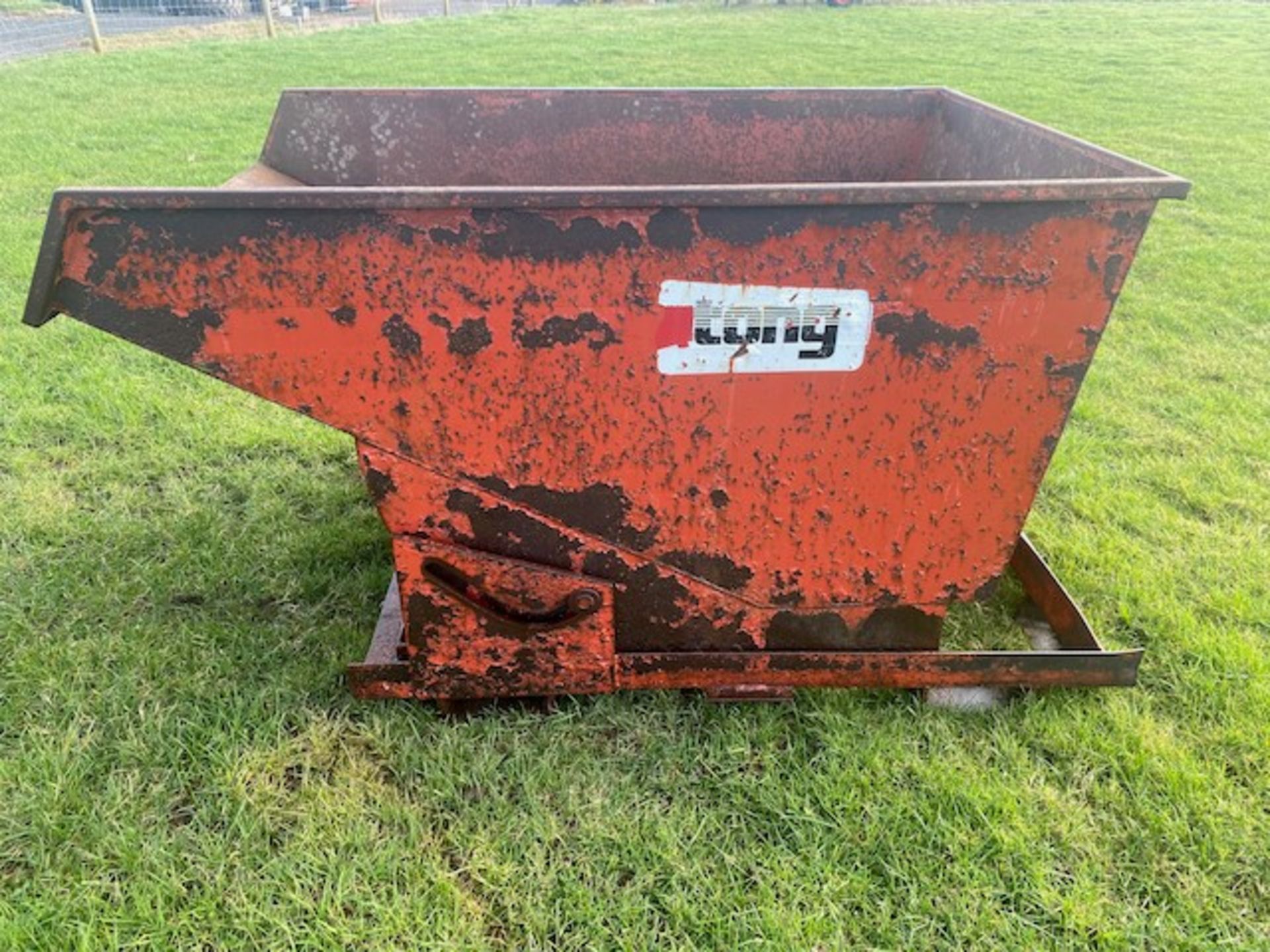 TONG TIPPING SKIP FOR FORKLIFT