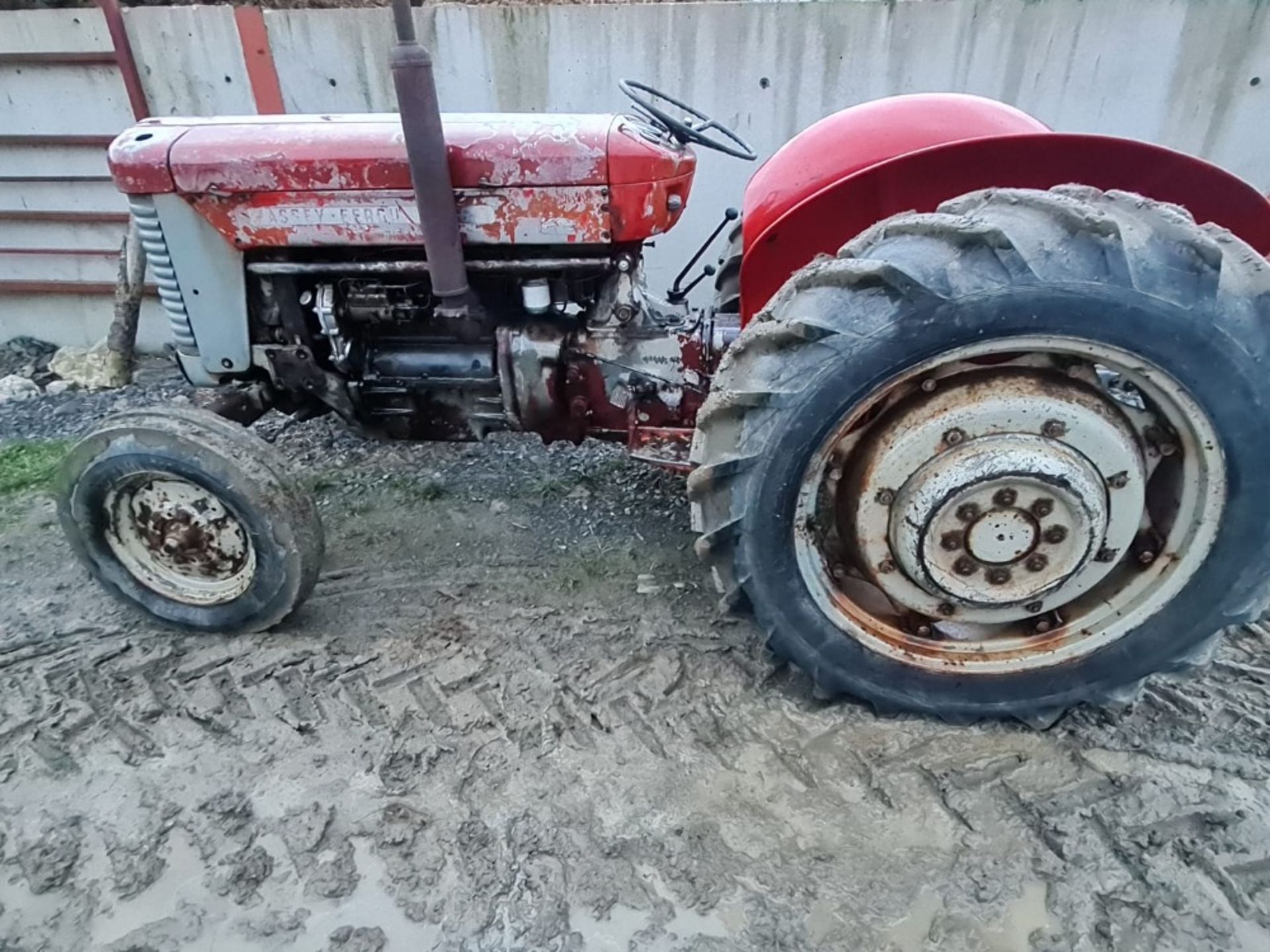 MASSEY FERGUSON 65 TRACTOR - Image 2 of 5