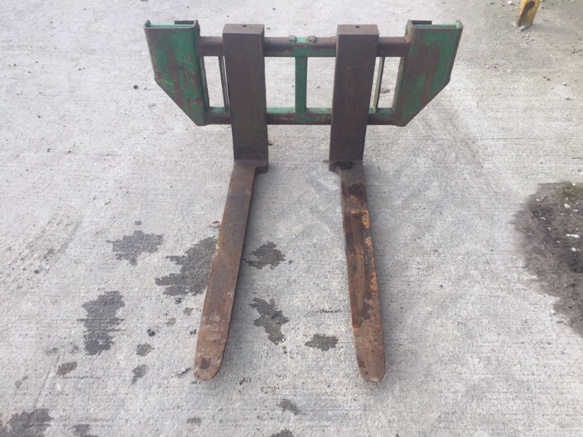 LOADER PALLET FORKS WITH QUICKIE BRACKET - Image 4 of 4