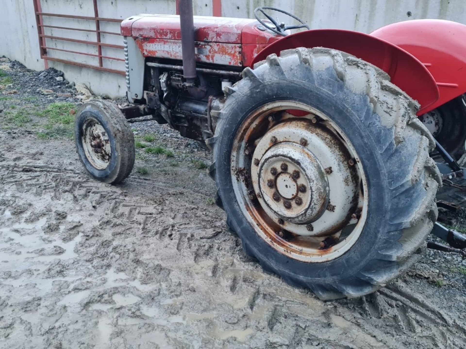 MASSEY FERGUSON 65 TRACTOR - Image 3 of 5