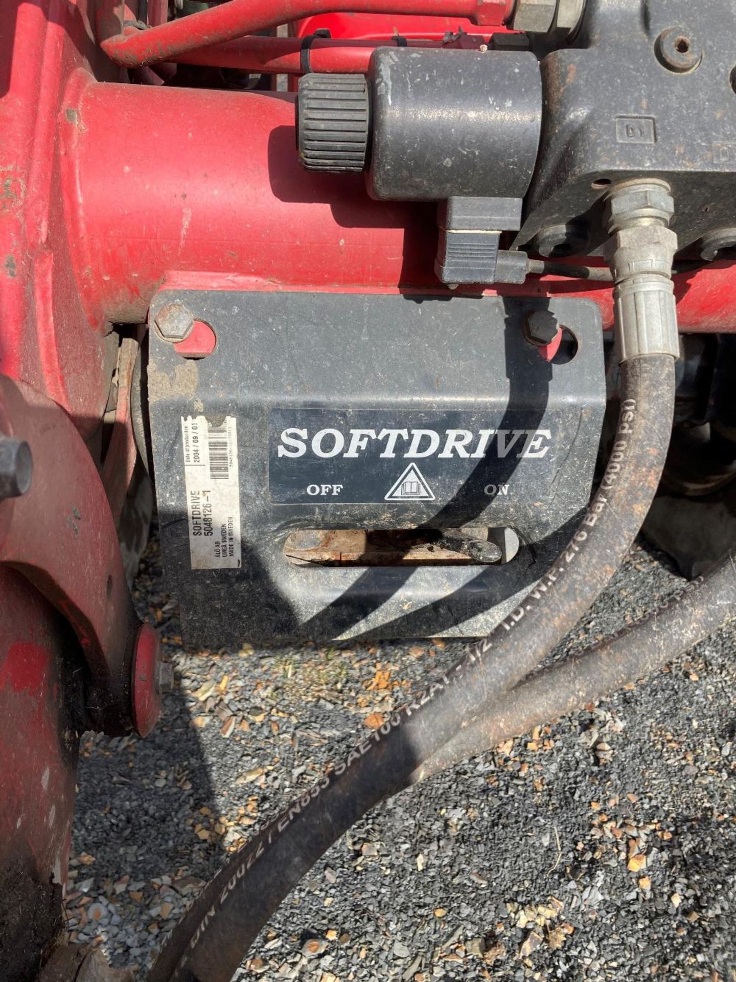 M F 5455 LOADER TRACTOR - Image 10 of 10