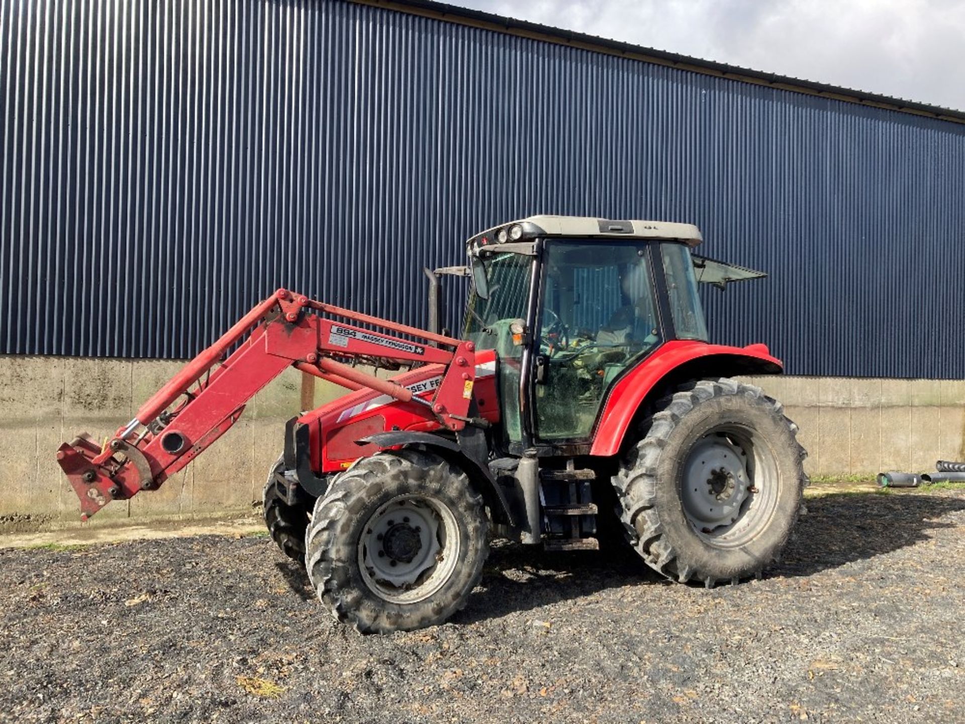 M F 5455 LOADER TRACTOR - Image 2 of 10